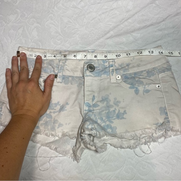 American Eagle Low Rise Hipster y2K Floral Denim Cutoff Jean Shorts Frayed 00 - Picture 4 of 9